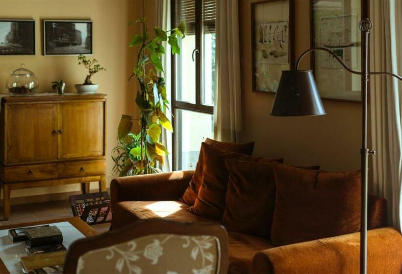 غرفة دور أخير, El Tiempo Recobrado   Hotel De Silencio Y Relax