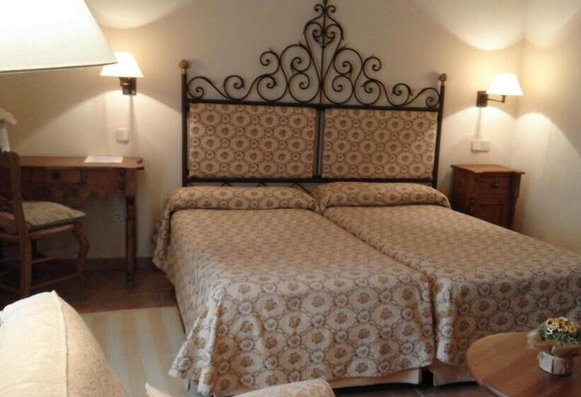 Номер Стандарт с Террасой, Hostal Rural Cumbres De Castilla