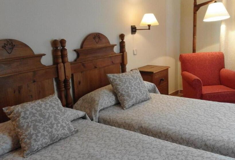 Номер Стандарт с Террасой, Hostal Rural Cumbres De Castilla