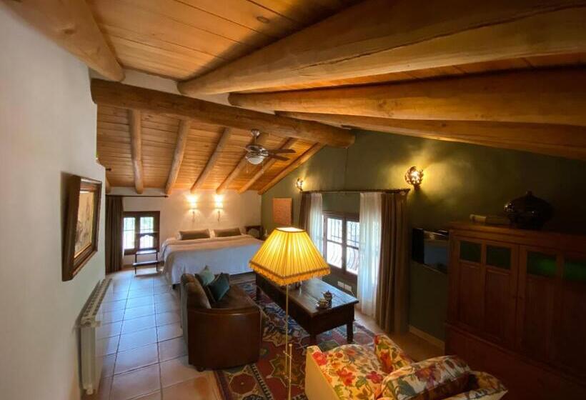 キングサイズベッドのデラックスルーム, Valle Del Arroyo Casas Rurales  Bed & Breakfast