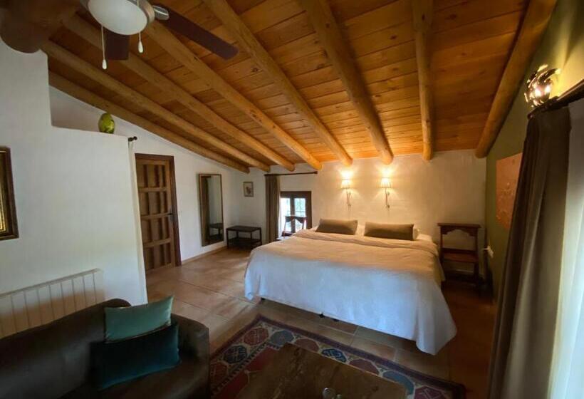 キングサイズベッドのデラックスルーム, Valle Del Arroyo Casas Rurales  Bed & Breakfast