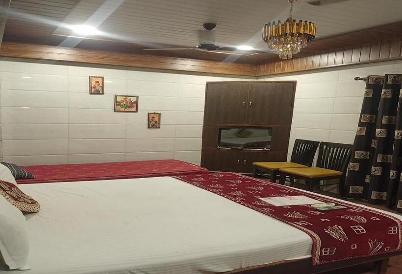 Номер Deluxe, Geetanjali St Bus Stand Panvel