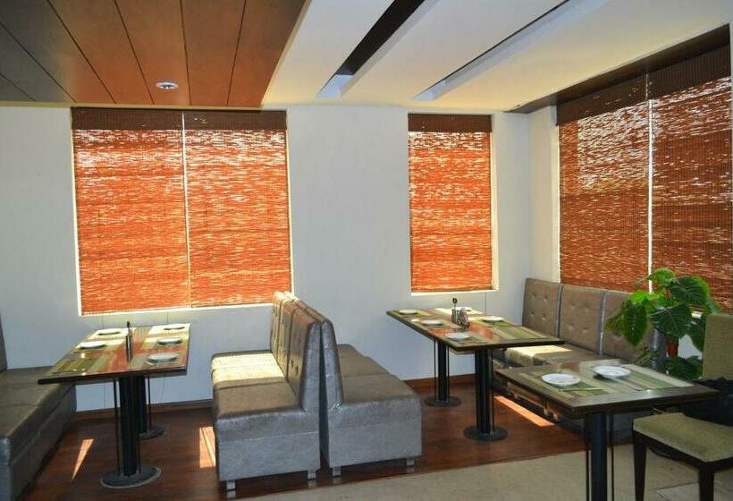 エクゼクティブルーム, Sobti Continental Bareilly
