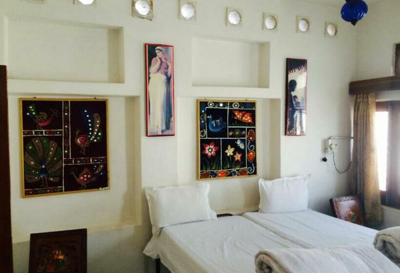 家庭间, White House   A Family Homestay