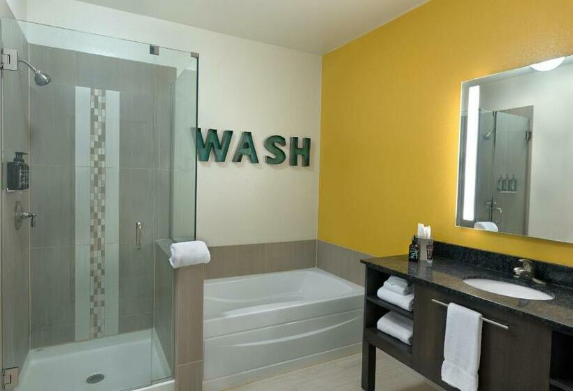 جناح عائلي, Oxford Suites Bellingham
