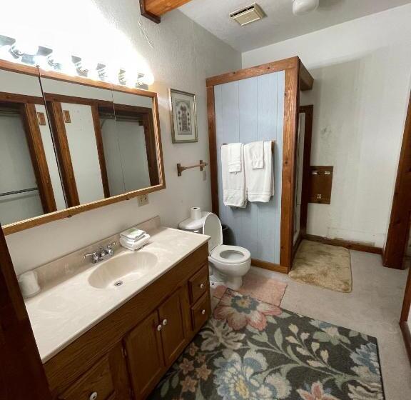 Апартаменты 2 Спальни, Adventures Vacation Rentals