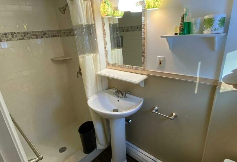 Четырехместный Номер Классик, Bromley View Inn