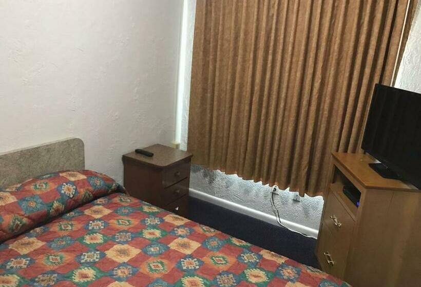 Люкс 3 Спальни, El Camino Motel