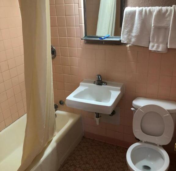 Номер Стандарт, Budget Inn   New Albany