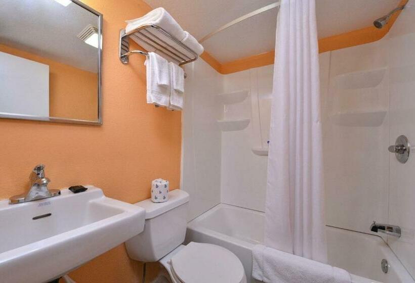 Стандартный Номер Кровать Кинг, Media Inn & Suites
