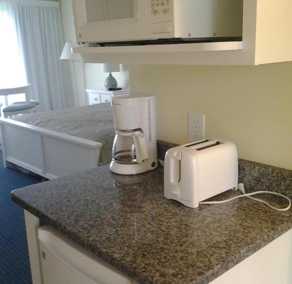 اتاق استاندارد با بالکن و چشمانداز دریا, Surf & Sand Beach Motel