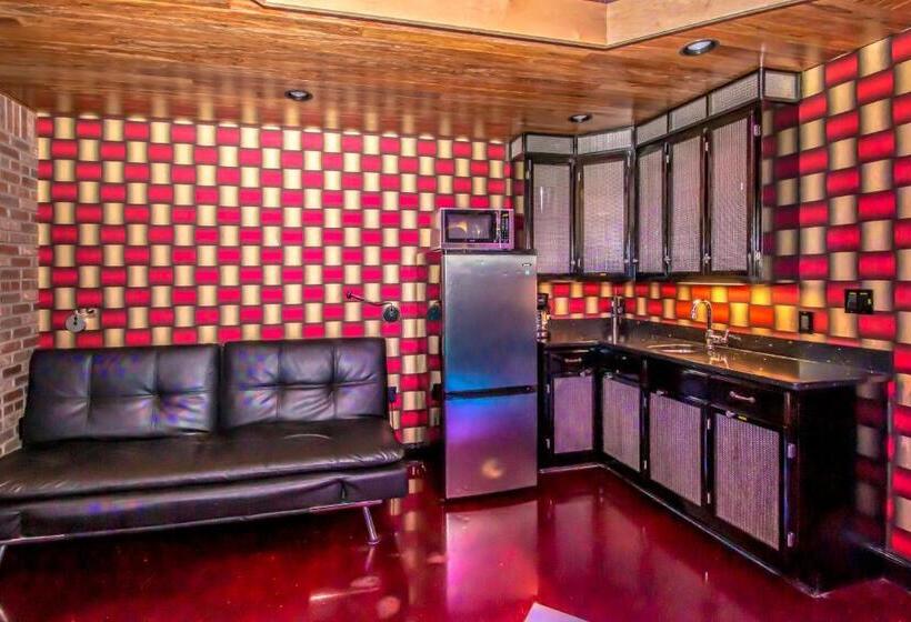 Номер Клуб, Adventure Suites