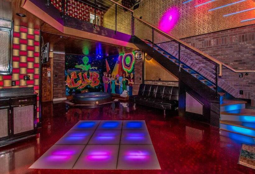 Номер Клуб, Adventure Suites