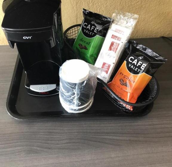 Номер Стандарт, Red Carpet Inn Orchard Park
