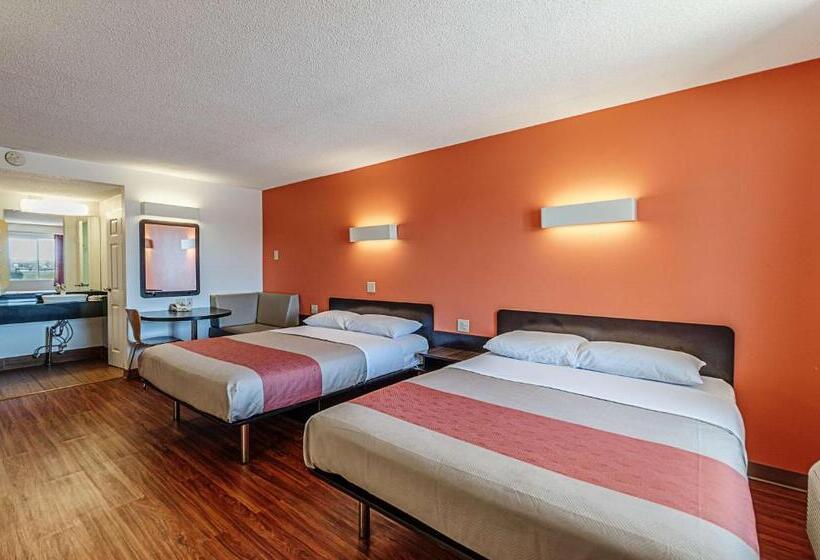 חדר סטנדרט מותאם לאדם עם מוגבלויות, Motel 6 Martinsburg, Wv