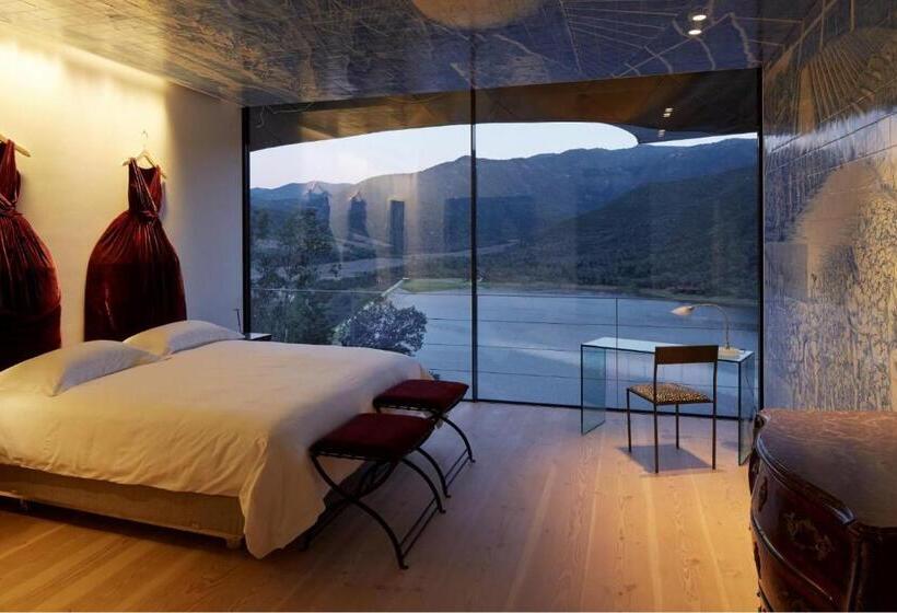 سوییت, Vik Chile