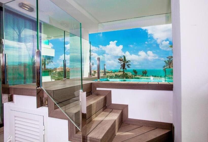Апартаменты 2 Спальни с Бассейном, Seaview Residence With Private Pool