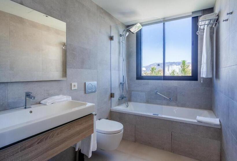 Апартаменты 2 Спальни с Бассейном, Seaview Residence With Private Pool