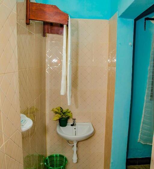 اتاق استاندارد, Travellers Home
