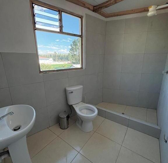 اتاق استاندارد سه نفره, El Rancho