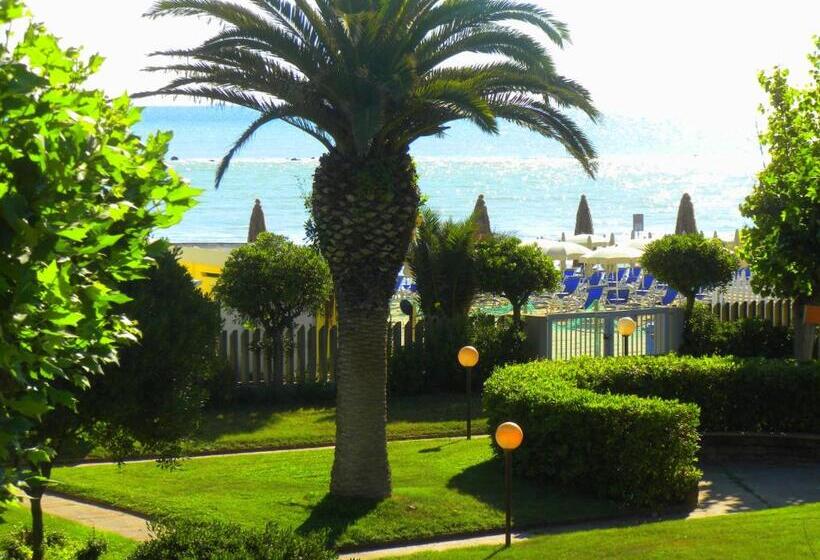 آپارتمان 1 خوابه با چشم‌انداز دریا, Trilocale In Residence Confinante Con La Spiaggia