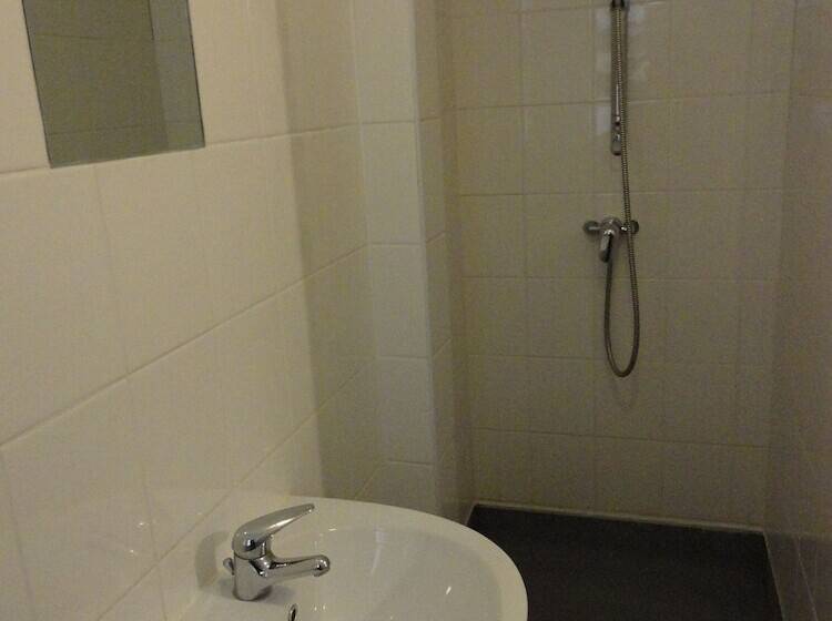 标准间, City View Hotel   Roman Road Market