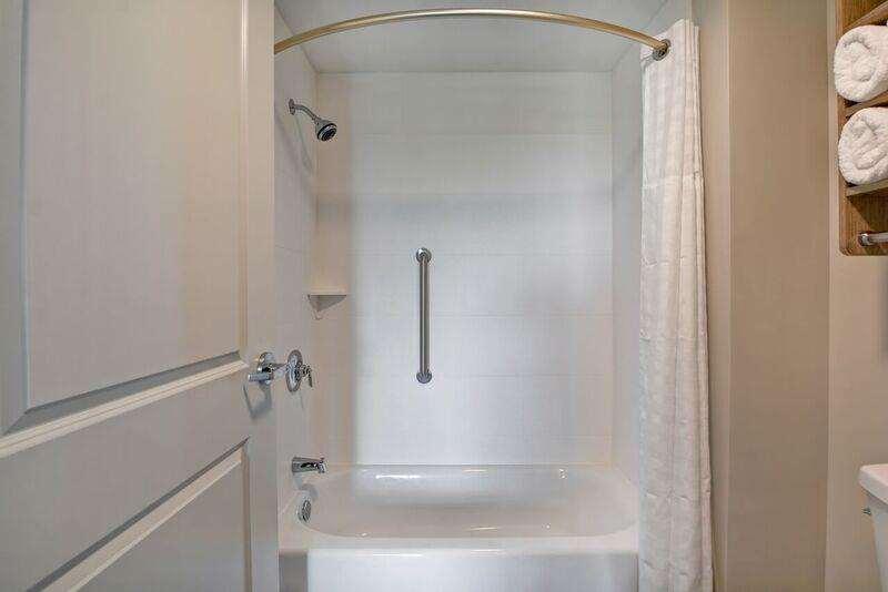 带阳台套房, Homewood Suites By Hilton New Hartford Utica