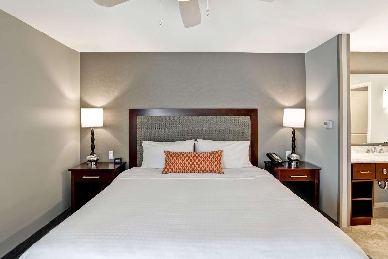 带阳台套房, Homewood Suites By Hilton New Hartford Utica