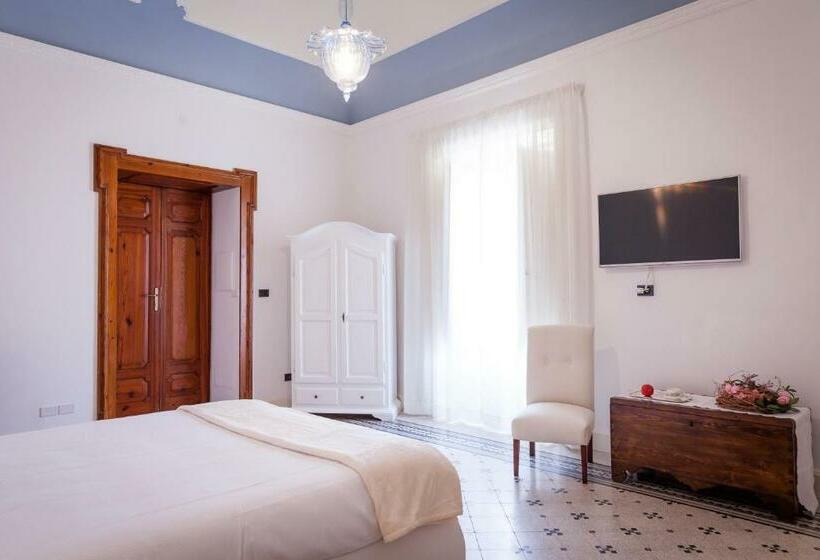 سوییت خانوادگی, Palazzo Montalbano