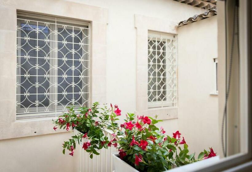 اتاق خانوادگی, Palazzo Montalbano