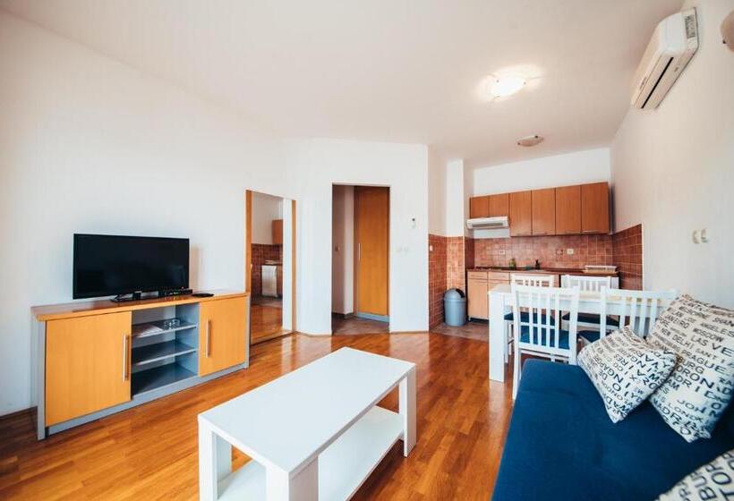 آپارتمان 1 خوابه با بالکن, Apartments Vala