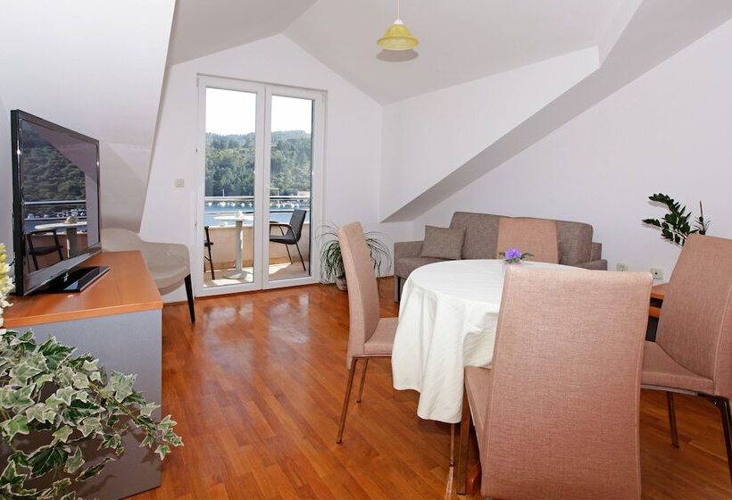 آپارتمان 1 خوابه با بالکن, Apartments Vala
