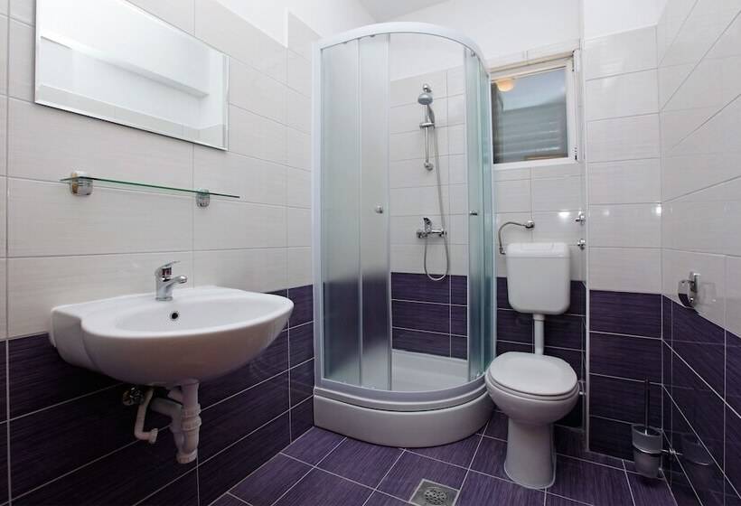 آپارتمان 1 خوابه با بالکن, Apartments Vala