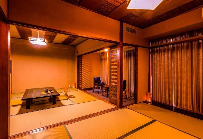 Номер Superior Вид на Бассейн, Ooedo Onsen Monogatari Premium Shirahama Saichoraku