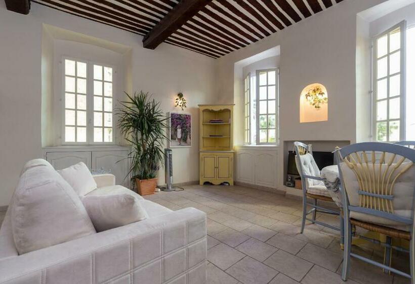침실 1개 아파트, Very Charming Studio Apartment On Port In Cannes A Short Walk To Palais With Aircon And Internet 411