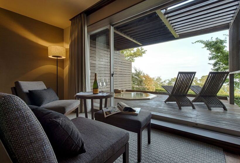 Номер Стандарт, Grand Bach Atami Crescendo
