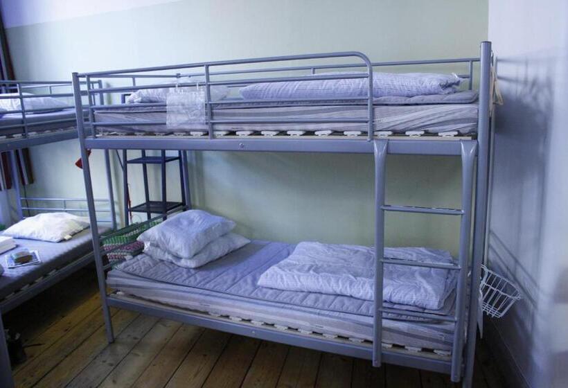 공동 객실, Castanea Old Town Hostel
