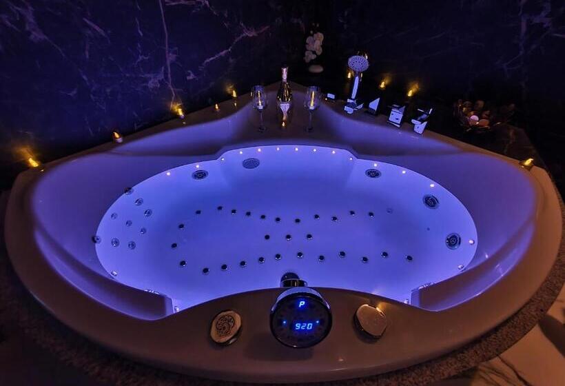 سوییت لوکس, Apartament Z Jacuzzi Kraków Rynek