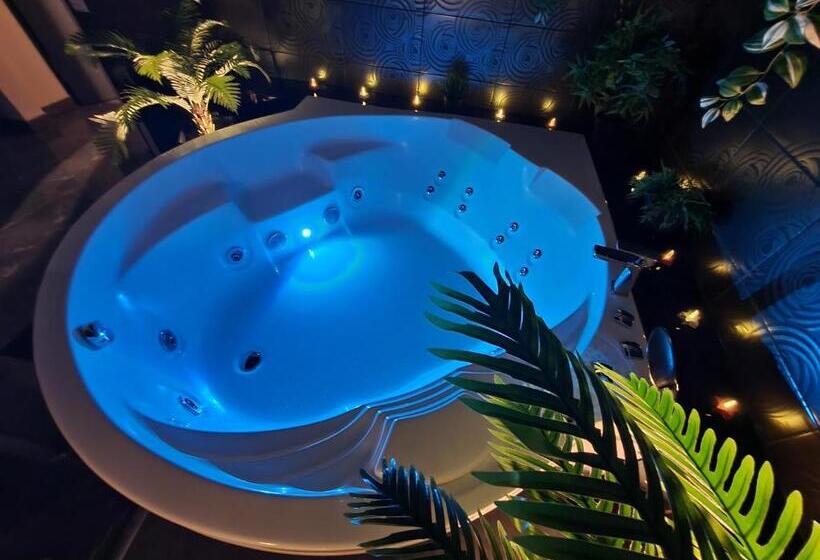 سوئیت با تخت بزرگ, Apartament Z Jacuzzi Kraków Rynek