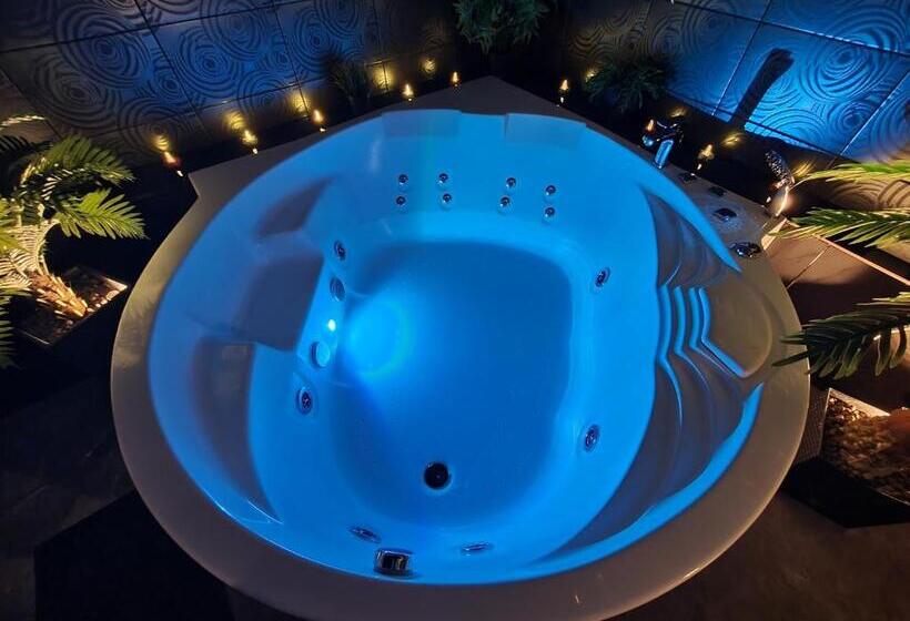 سوئیت با تخت بزرگ, Apartament Z Jacuzzi Kraków Rynek