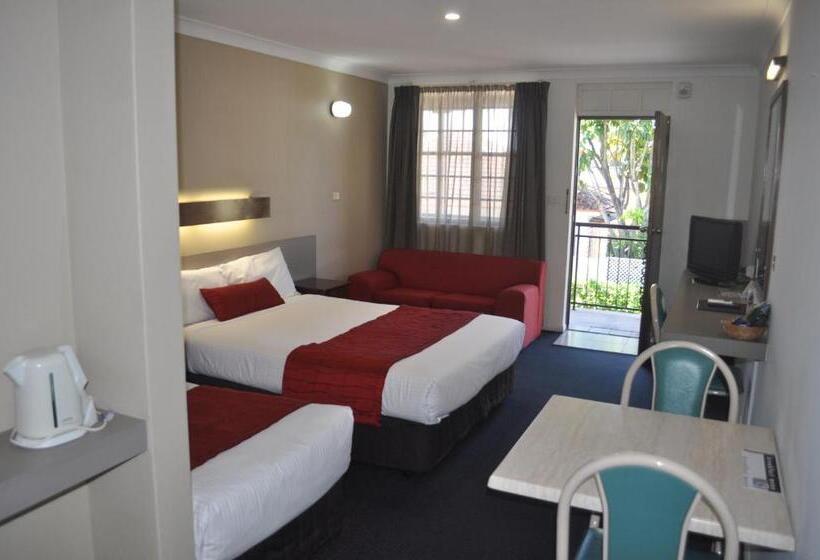 Номер Deluxe, In Town Motor Inn