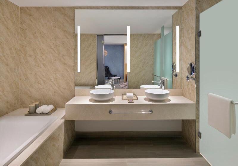 سوئیت جونیور با تخت بزرگ, Mövenpick Hotel & Apartments Ghala Muscat
