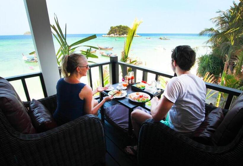 اتاق لوکس با بالکن و چشم‌انداز دریا, Cabana Lipe Beach Resort
