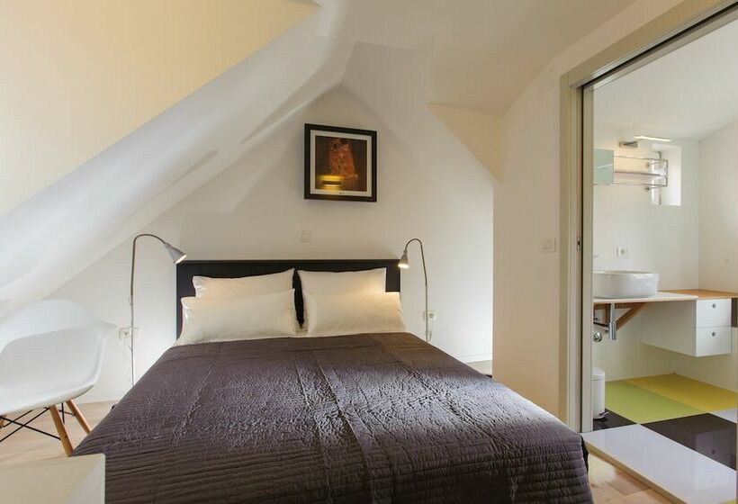 房顶倾斜的标准房间, Grgur Ninski Rooms