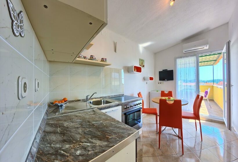آپارتمان 2 خوابه با چشم‌انداز دریا, Apartments Cvita Holiday