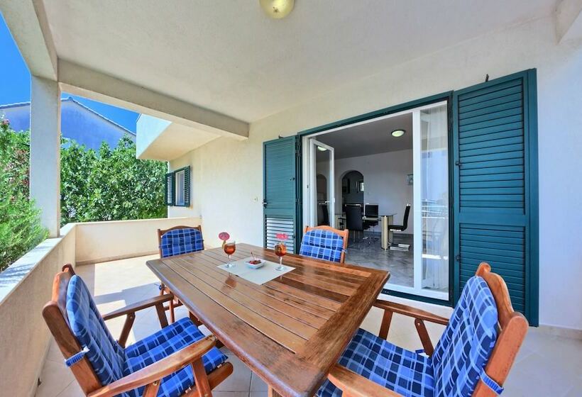 آپارتمان کامفورت 2 خوابه, Apartments Cvita Holiday