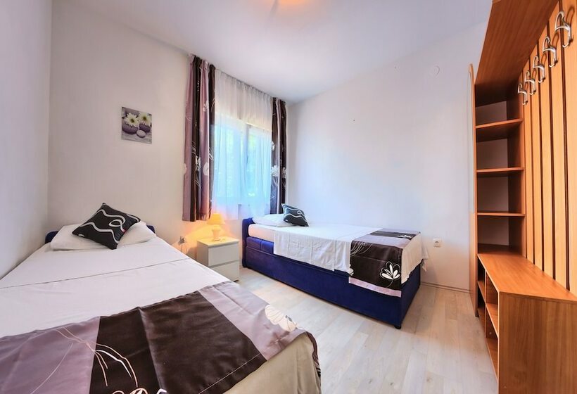 آپارتمان کامفورت 2 خوابه, Apartments Cvita Holiday