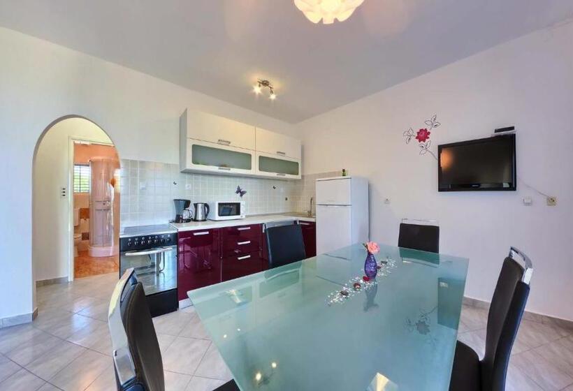 2 Bedroom Apartment Garden View, Apartments Cvita Holiday