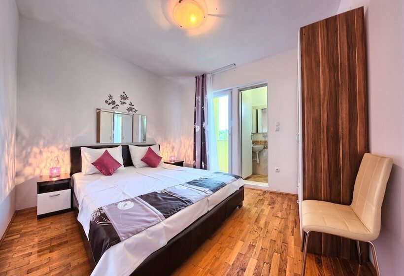 آپارتمان 4 خوابه, Apartments Cvita Holiday