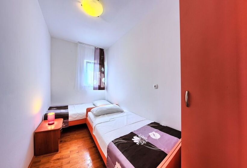 آپارتمان 4 خوابه, Apartments Cvita Holiday